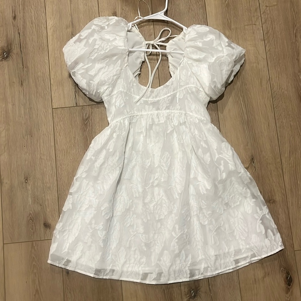 White Altar’d State dress